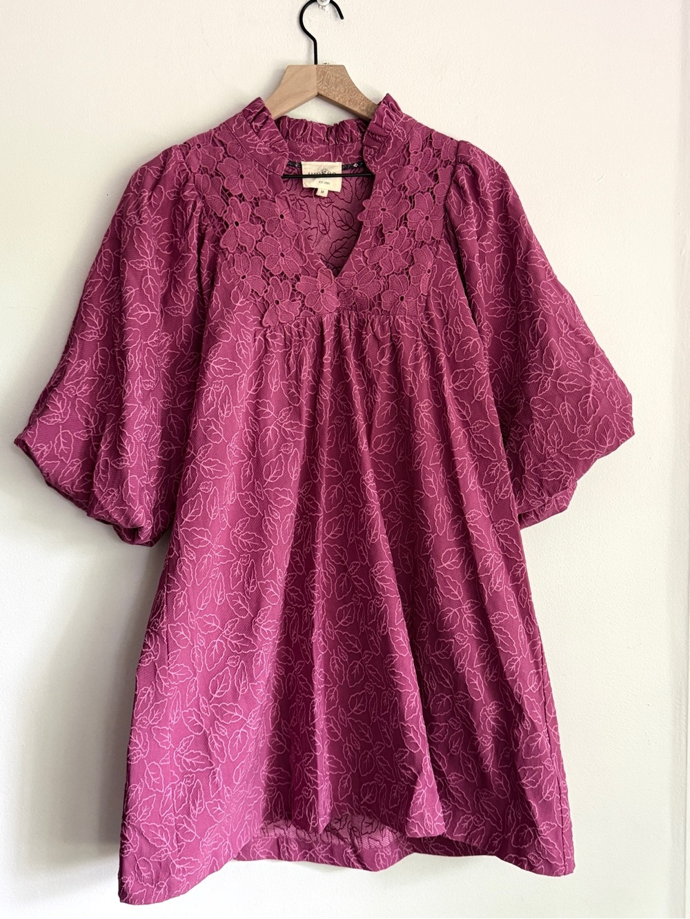 Umgee Magenta Pink Babydoll Puff Sleeve Floral Textured Jacquard Dress Size M